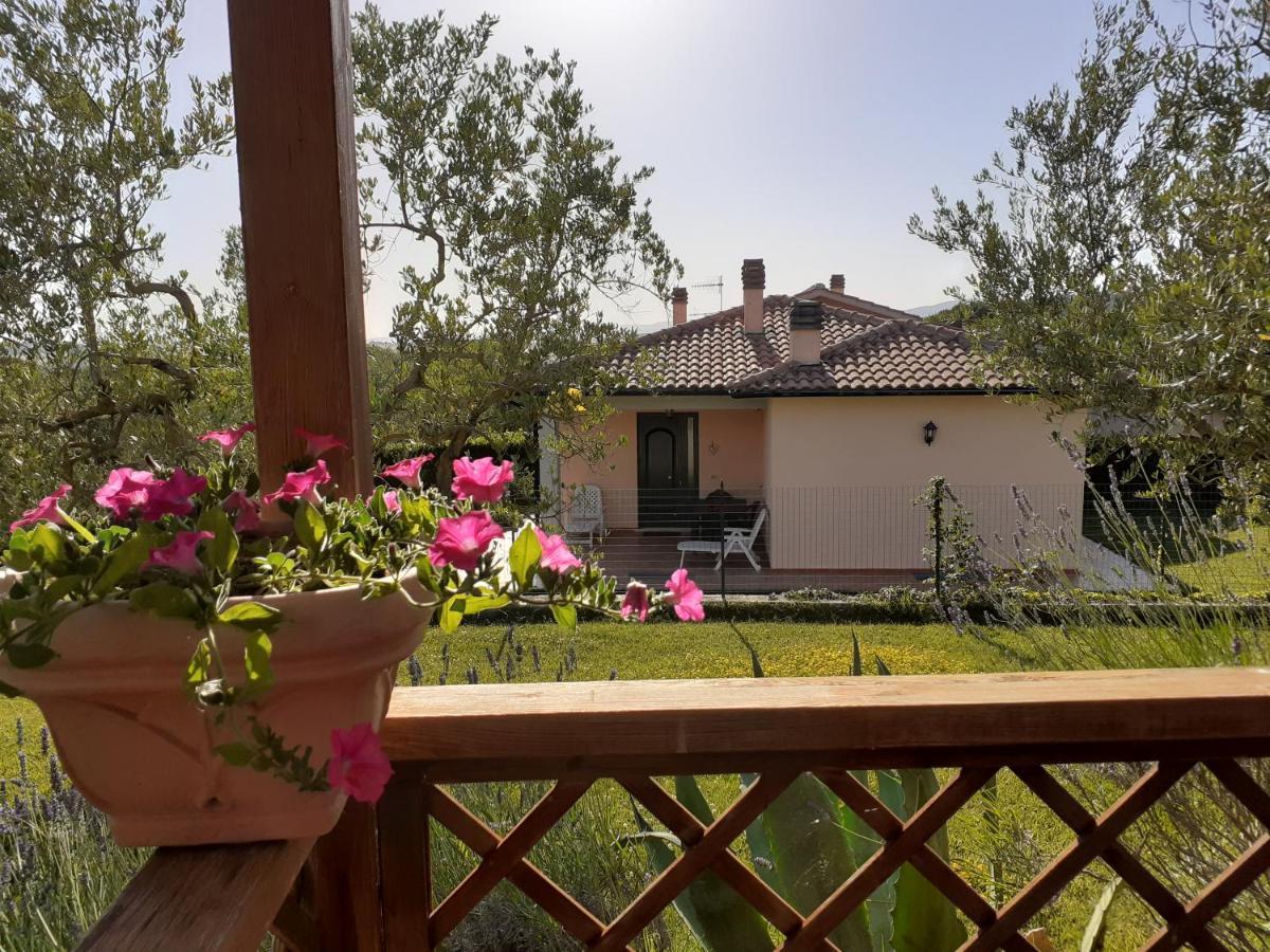 Residence Ai Campi Da Golf Saturnia Exterior photo