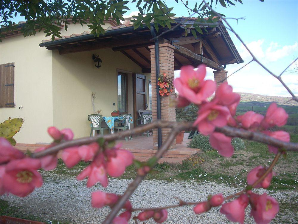 Residence Ai Campi Da Golf Saturnia Exterior photo
