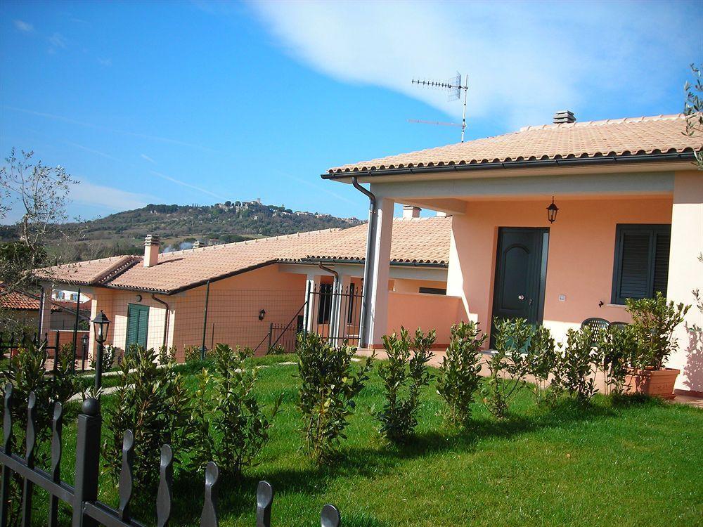 Residence Ai Campi Da Golf Saturnia Exterior photo