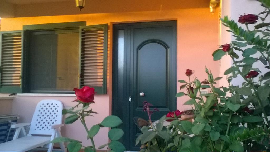 Residence Ai Campi Da Golf Saturnia Exterior photo