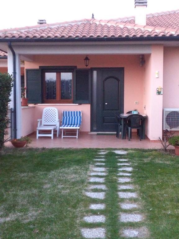 Residence Ai Campi Da Golf Saturnia Exterior photo