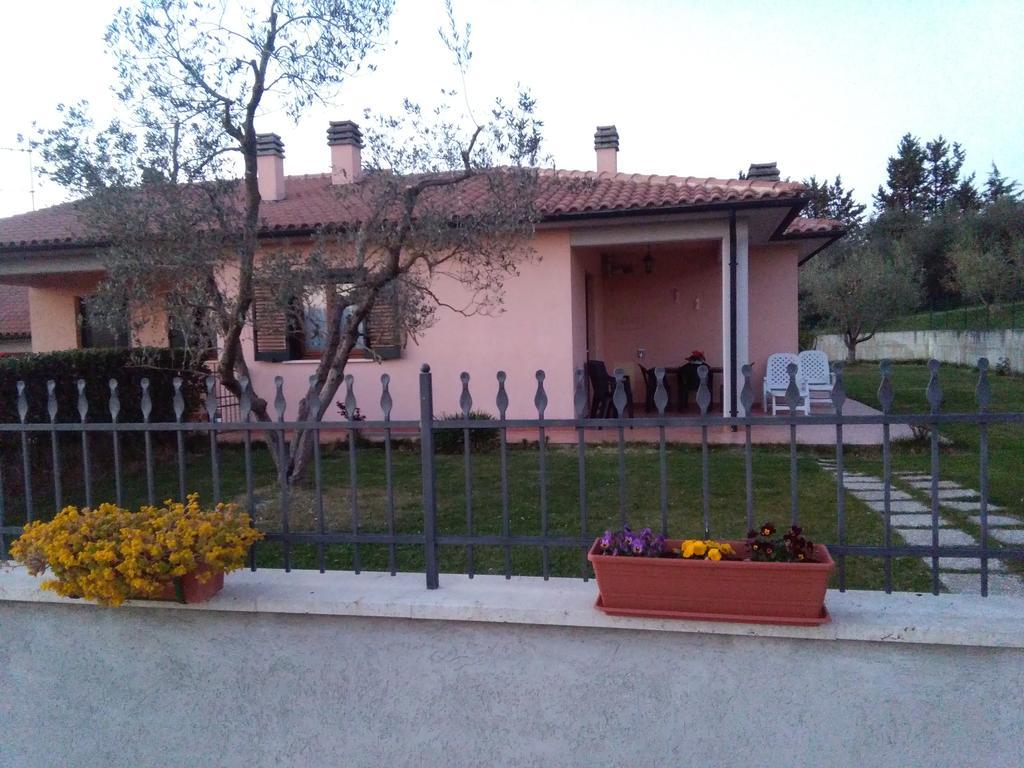 Residence Ai Campi Da Golf Saturnia Exterior photo